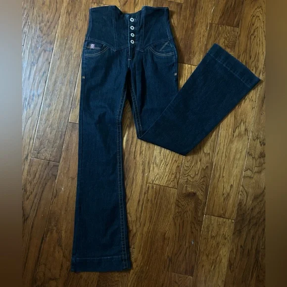 FOXY Jeans - Picture 3 of 13